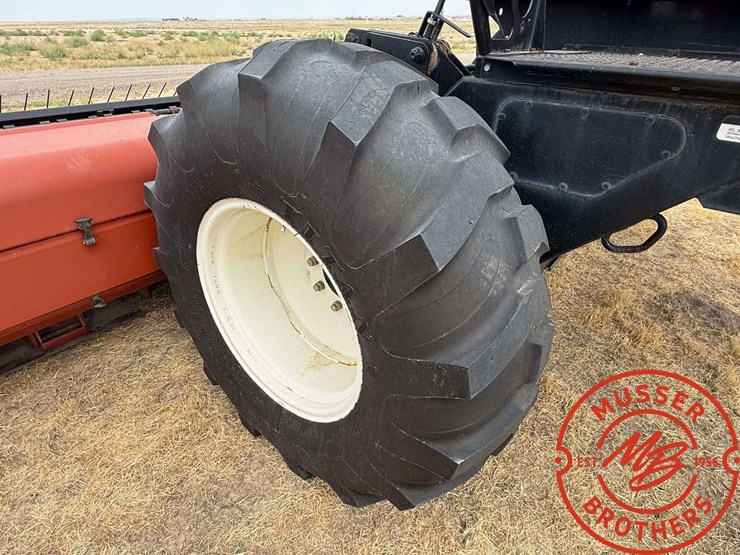 hesston-8450-image-15