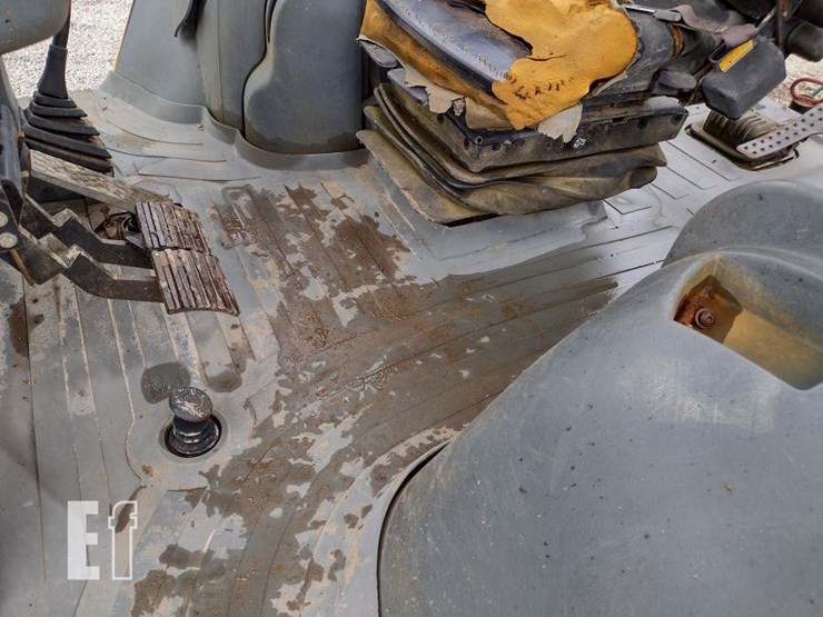 2005-caterpillar-430d-image-15