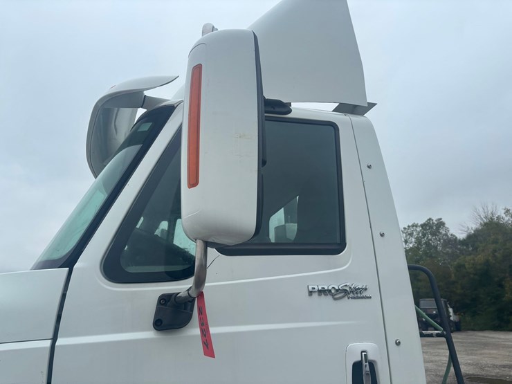 2010-international-prostar-image-11
