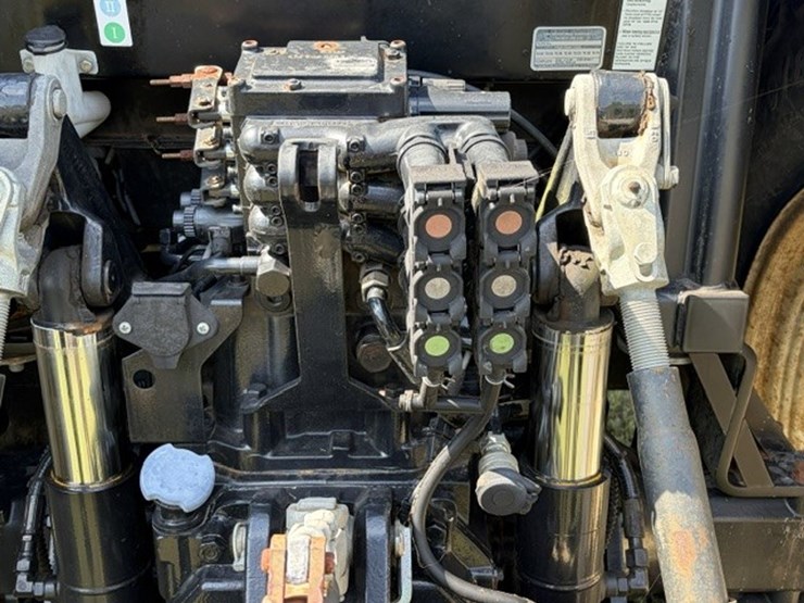 new-holland-t6.155-image-9