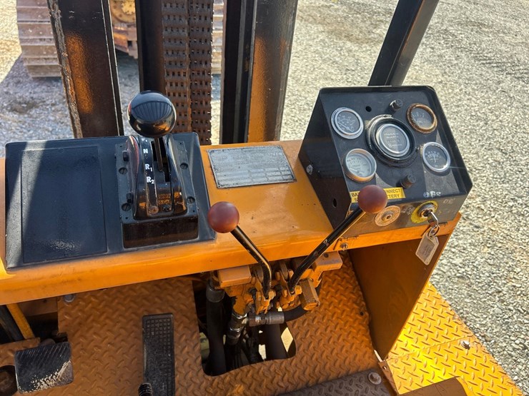 #5628-•-forklift-image-49