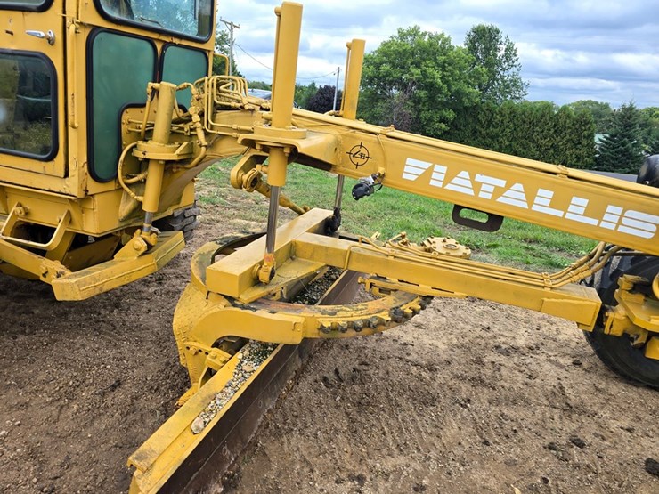 #2053-•-fiat-65-b-motor-grader-image-15