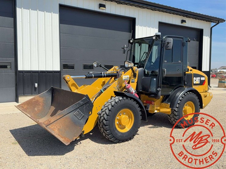 2016-caterpillar-906m-image-7
