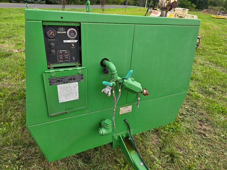 #2042-•-sulair-185-dpo-towable-air-compressor-image-8