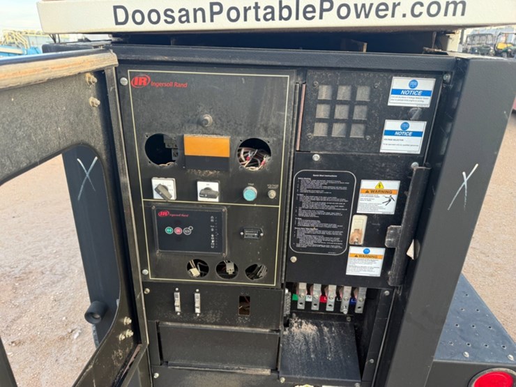 2011-doosan-g25-image-3