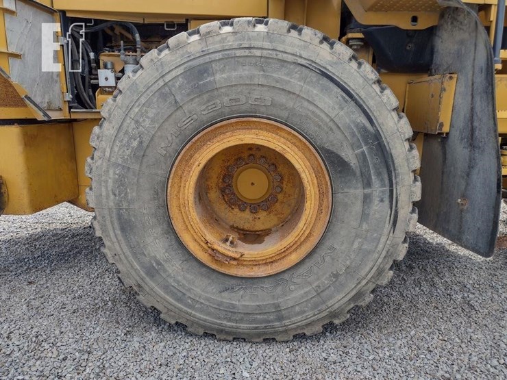 2019-deere-744kii-image-27