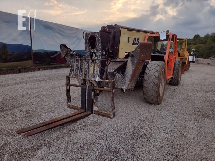 2017-jlg-1055-image-35