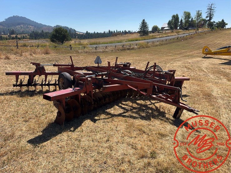 case-ih-485-image-1