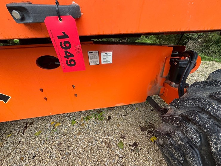 2011-jlg-600s-image-25