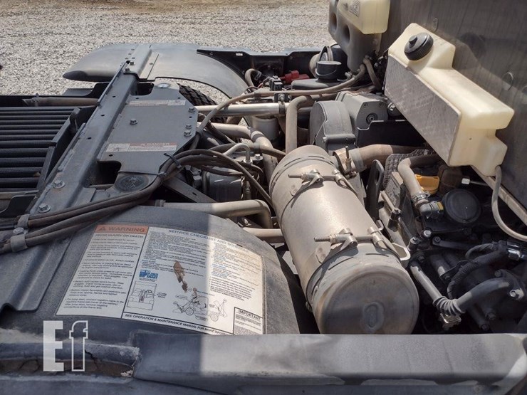 2021-bobcat-toolcat-5600-image-31