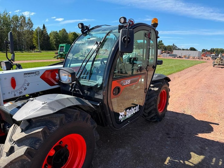 2021-bobcat-tl619-image-15