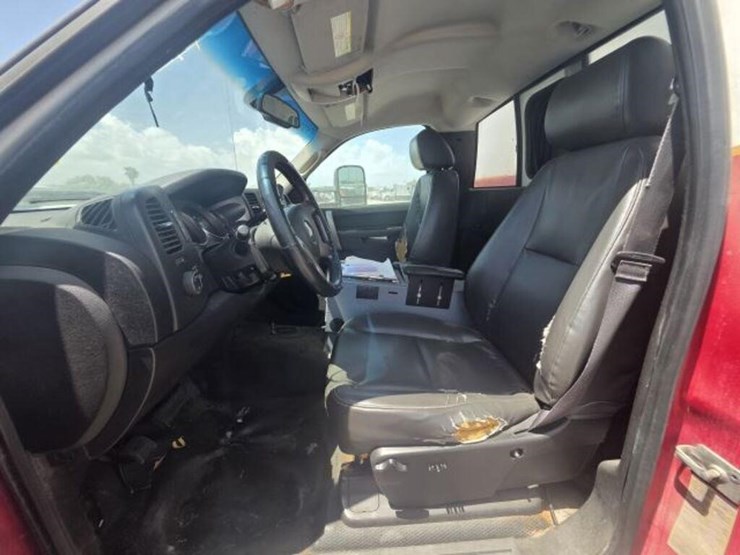 2013-chevrolet-silverado-1gb3c0cg6df113245-image-8