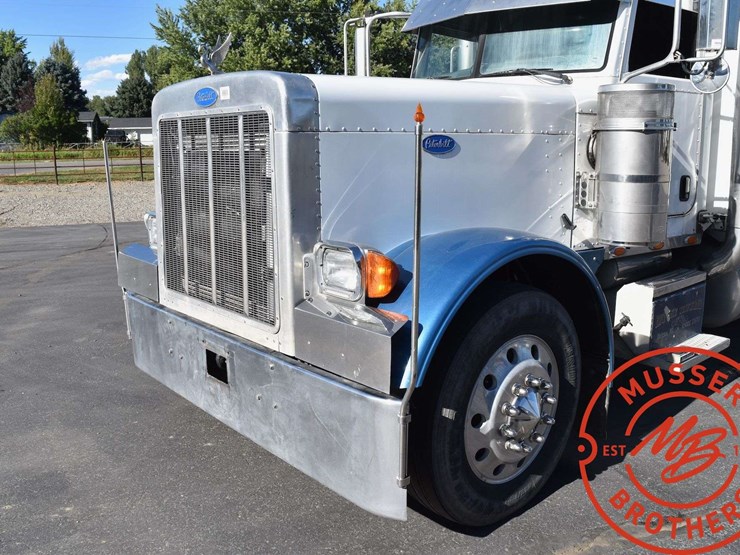 2005-peterbilt-379-image-15