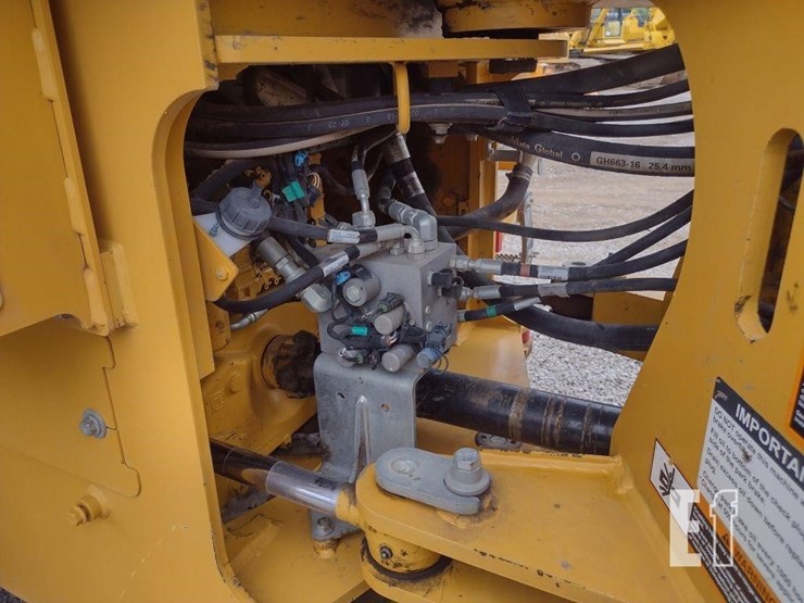 2018-deere-524kii-image-35
