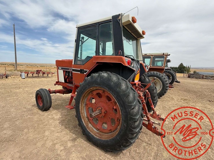 1978-international-886-tractor-image-6