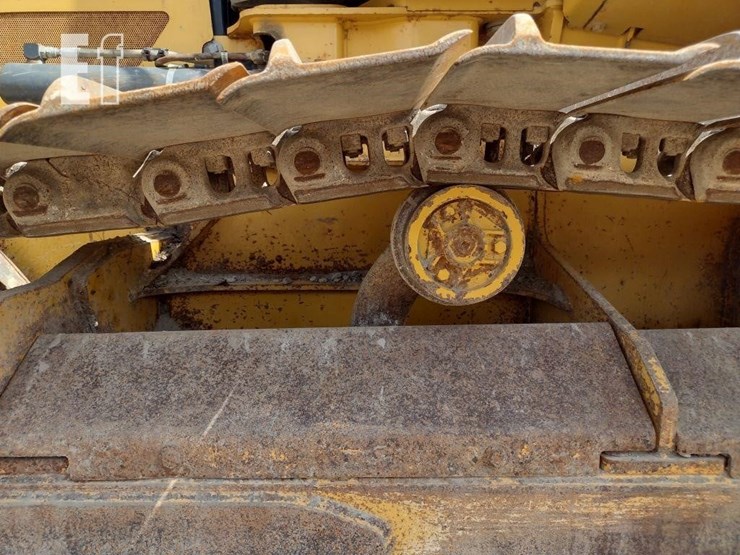 2015-deere-650k-lgp-image-19