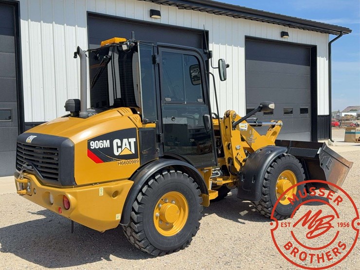 2016-caterpillar-906m-image-3