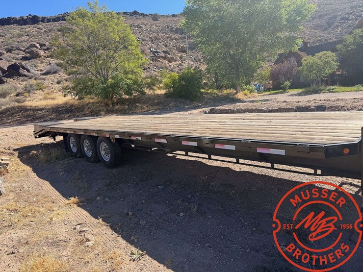 2014-c-&-b-fg392-gooseneck-flatbed-trailer---32'-x-8'-image-4