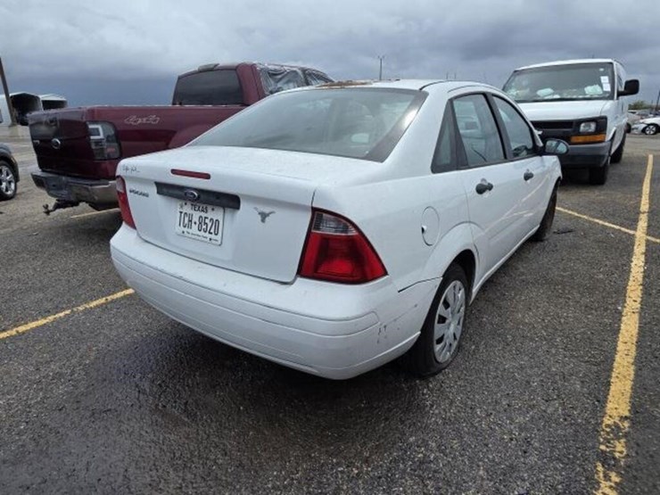 07-ford-4d-1fafp34n87w148293-image-3