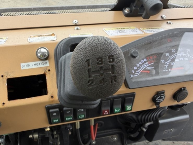2023-tuatara-1000-efi-4wd-utility-cart-image-18