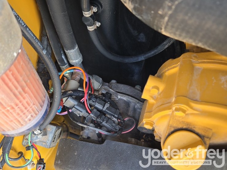2018-caterpillar-299d2-image-38
