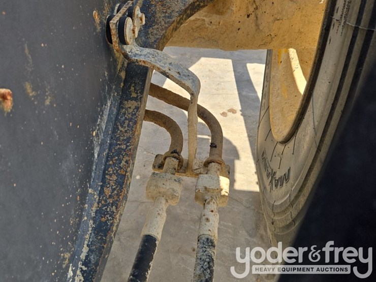 2019-komatsu-wa380-8-image-23