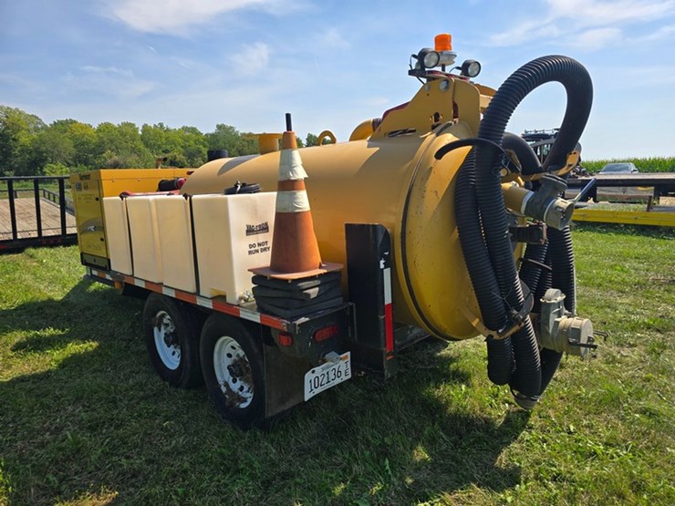 #2001-•-2015-vermeer-lp833sdt-vac-trailer-image-3