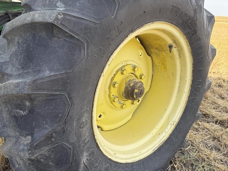 1983-john-deere-8820-image-38