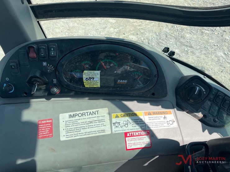 2021-case-580n-ep-loader-backhoe-image-16