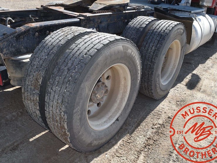 1984-peterbilt-359-image-25