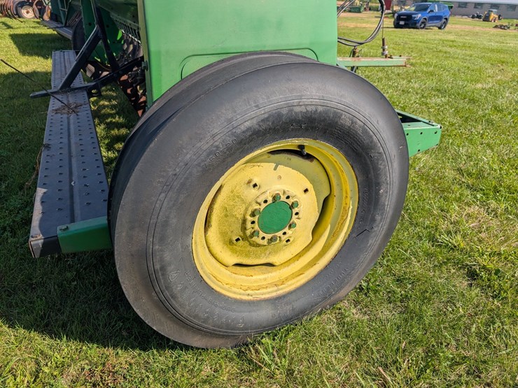 john-deere-8200-image-7