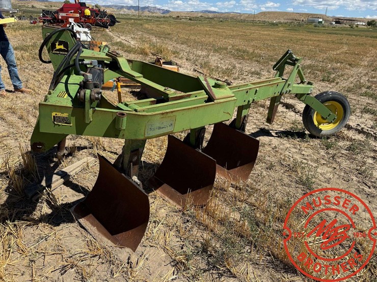 john-deere-3945-image-1