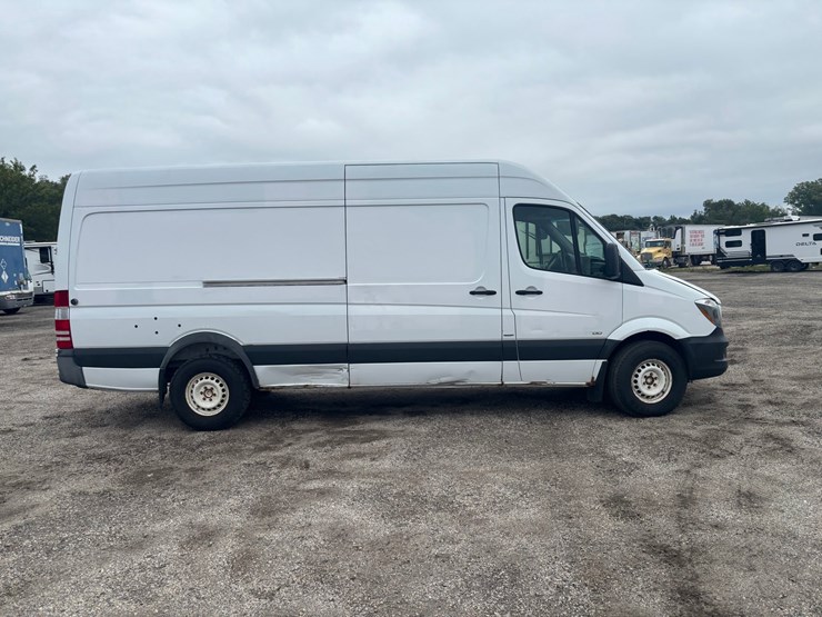 #2333-•-2014-mercedes-sprinter-van-image-5