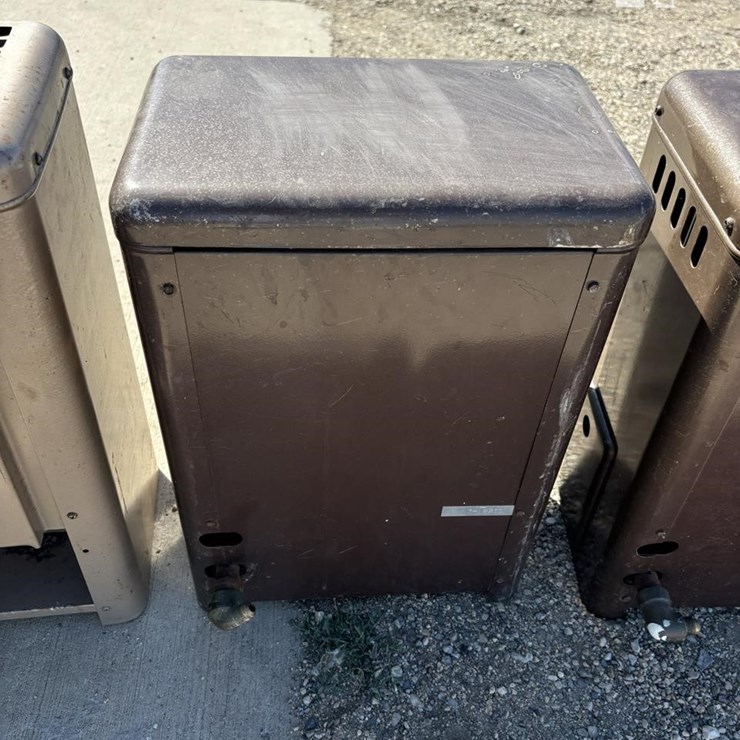 (2) FISH HOUSE PROPANE HEATERS