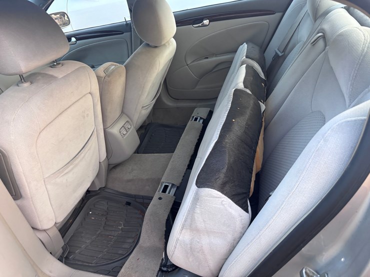 #41390-•-2011-buick-lucerne-|-for-parts/repairs-image-4