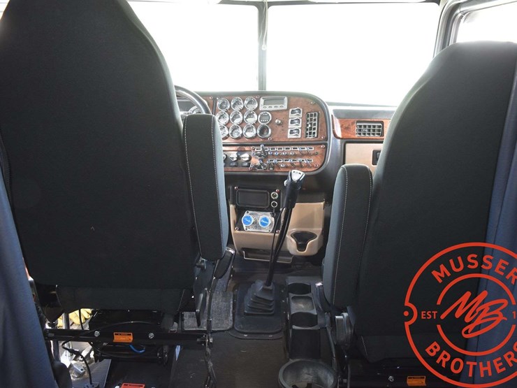 2005-peterbilt-379-image-67