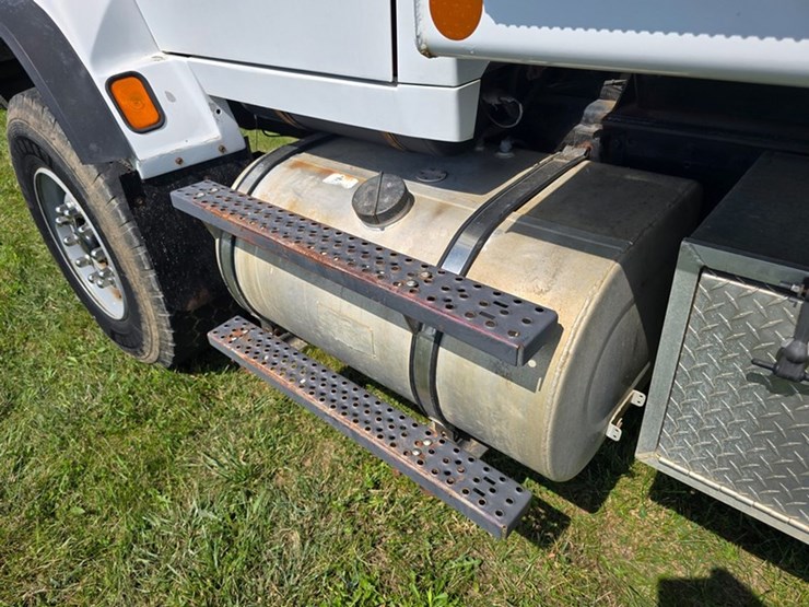 1995-ford-l8000-image-33