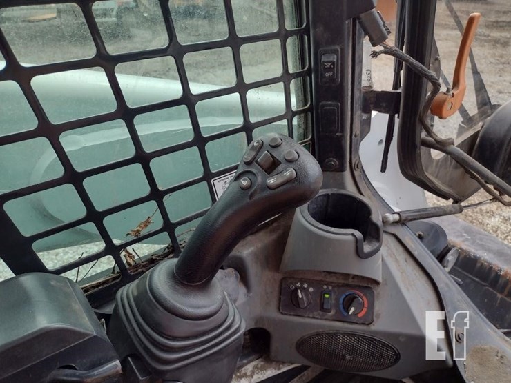 bobcat-t870-image-11