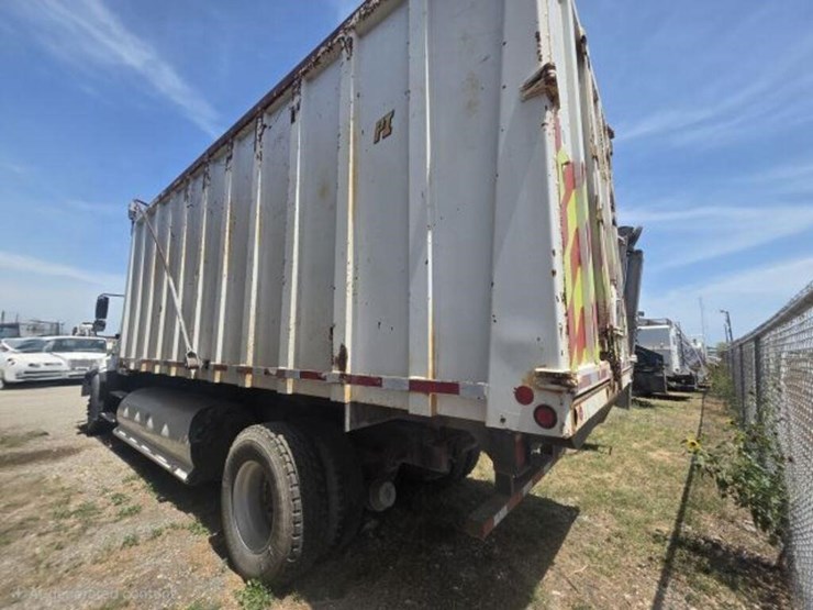 2018-freightliner-114sd-image-4