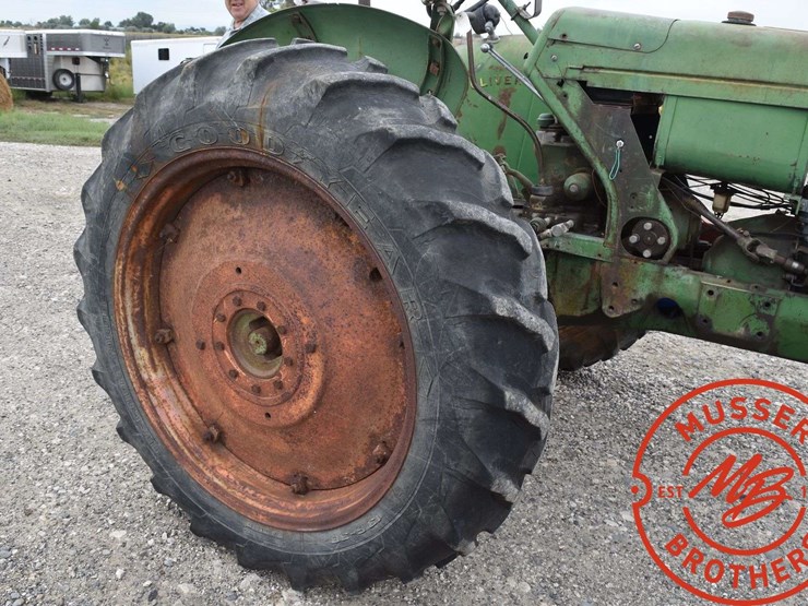 1957-oliver-77-row-crop-tractor-image-17
