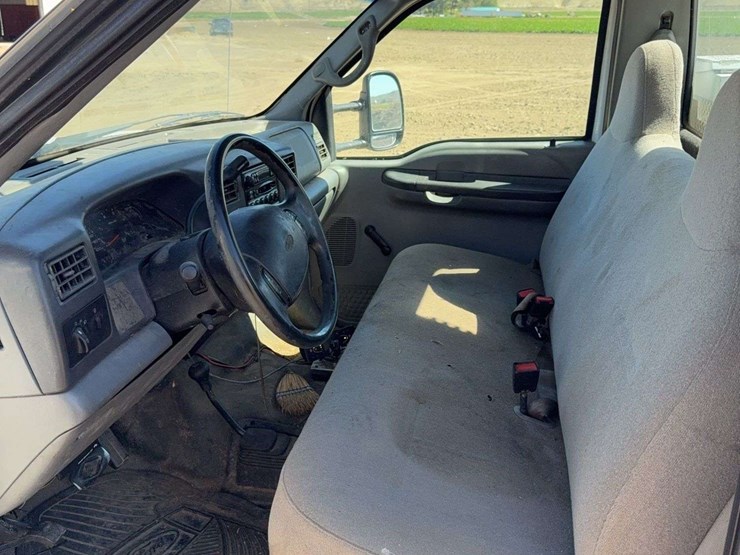 2002-ford-f550-image-30