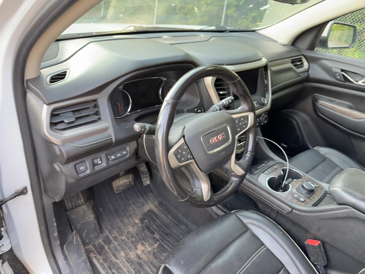 2022-gmc-acadia-denali-image-20