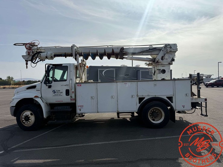 2011-international-durastar-4300-image-4