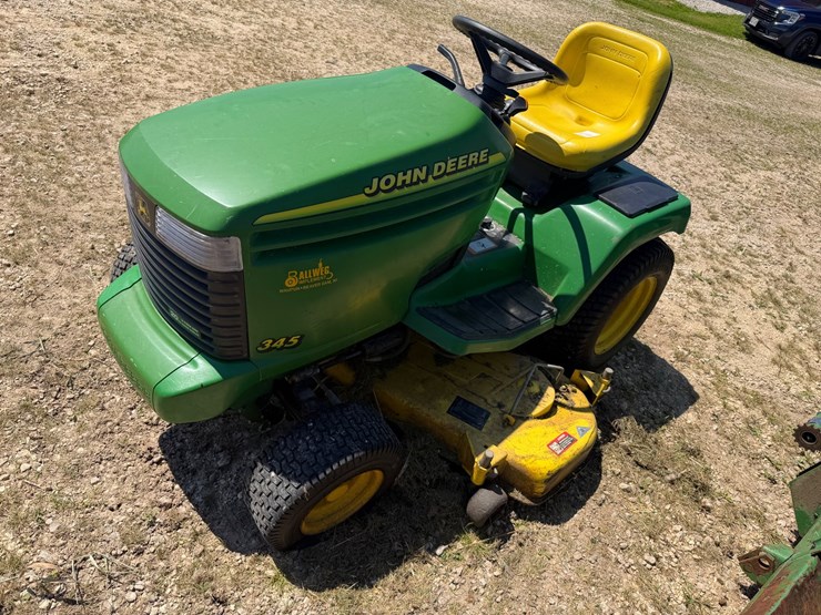 john-deere-345-image-3