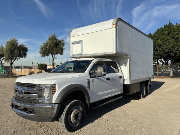 2018-ford-f550-xlt-image-1