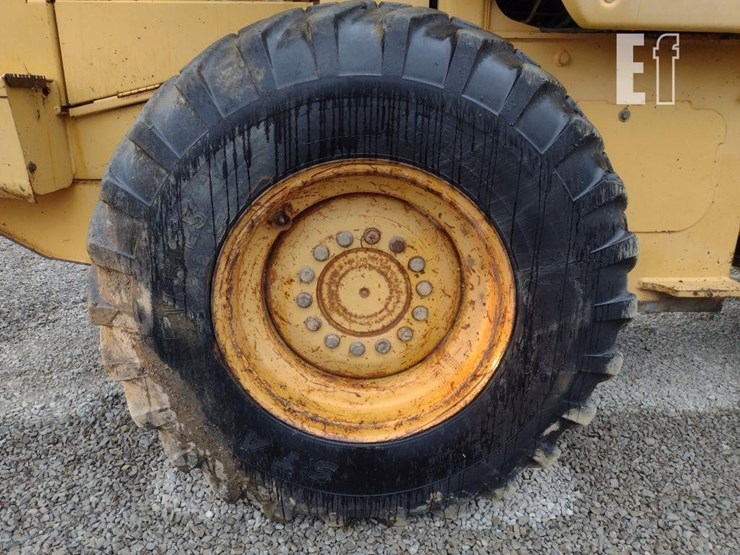 1998-deere-tc44h-image-32