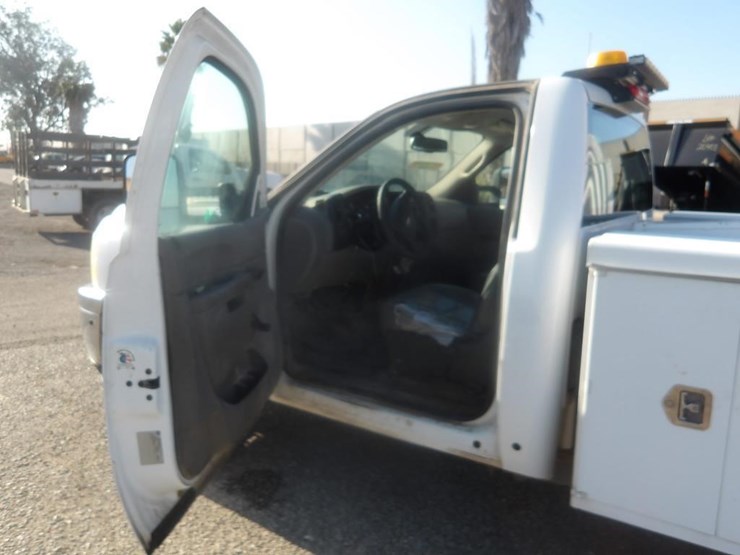 2011-chevrolet-2500-image-12