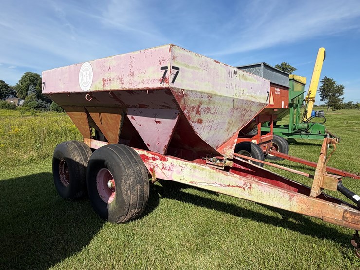 #2458-•-fertilizer-spreader-image-3