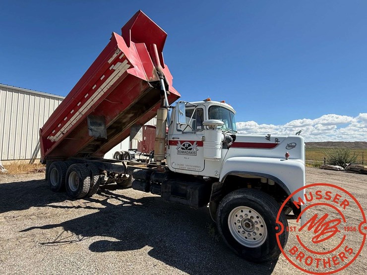 1979-mack-valueliner-image-6