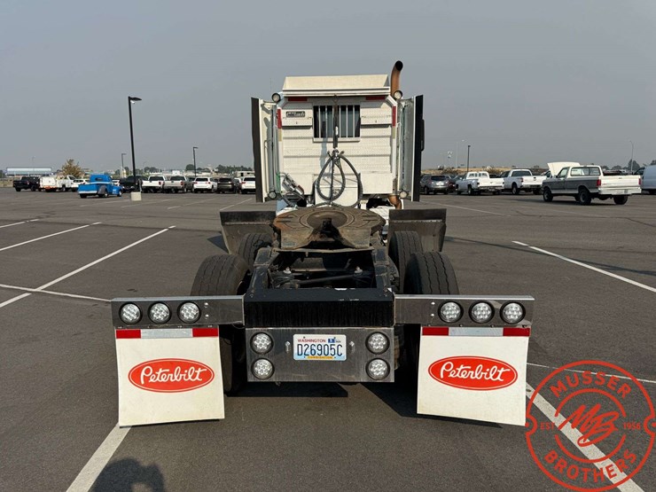 2015-peterbilt-579-image-6